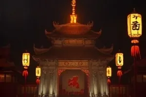 《半城烟雨帖》古镇巷道下雨的石板路，油纸伞入画