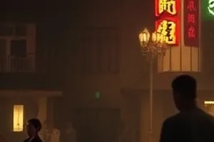 《回声谷纪年》山村教室黑板，粉笔字迹未擦净